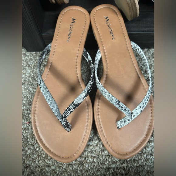 Misbehave snake print flip flops - Picture 2 of 2